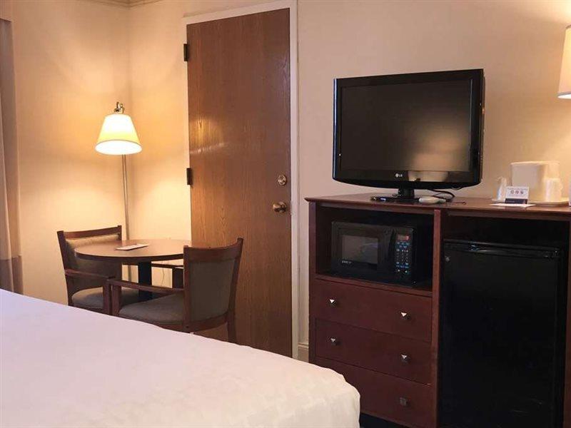 Clarion Hotel & Conference Center Toms River Exterior foto