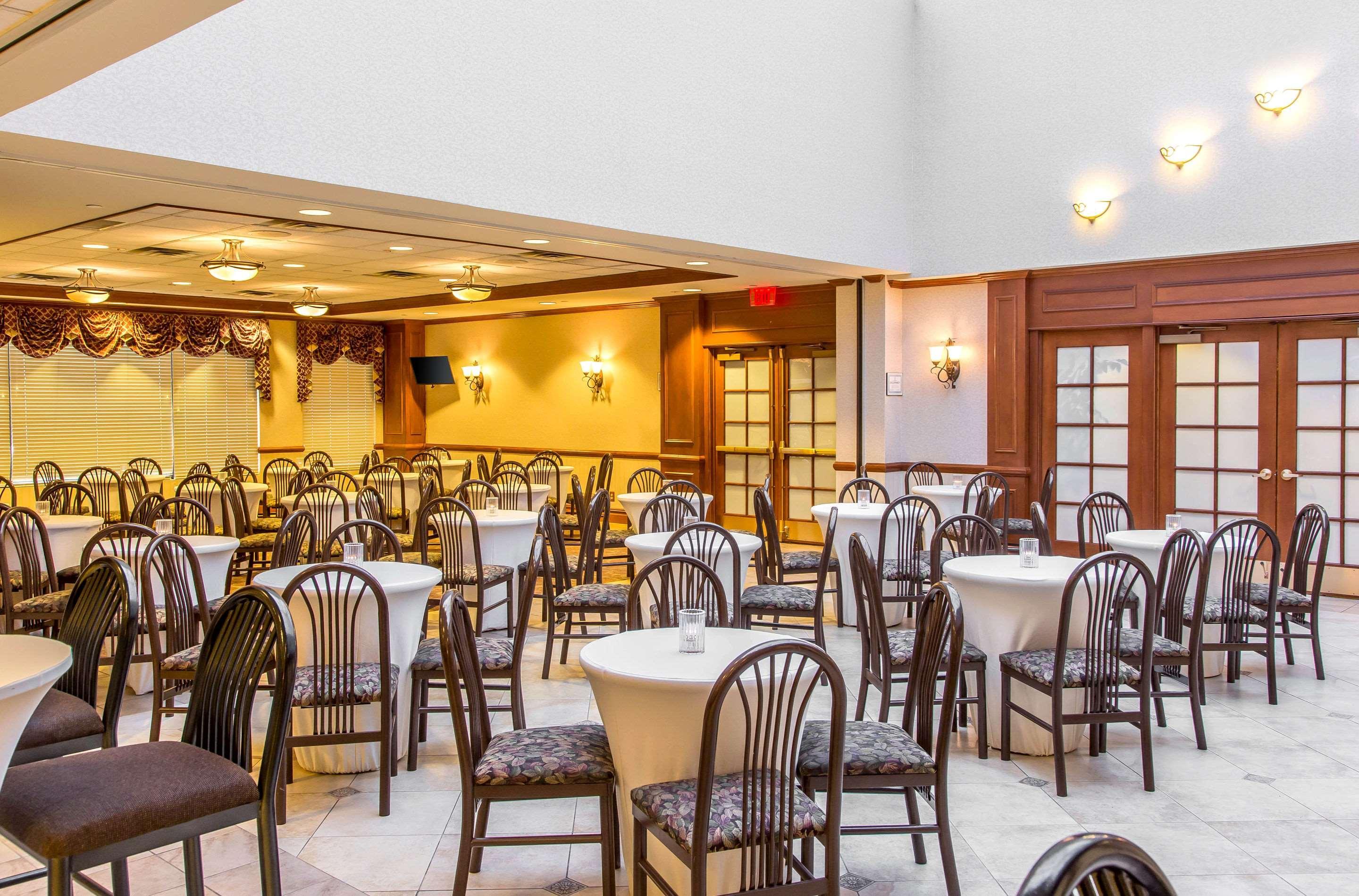 Clarion Hotel & Conference Center Toms River Exterior foto